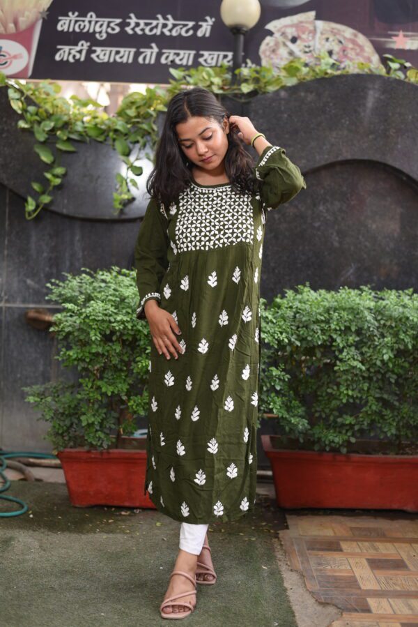 Simple & sover kadhai work kurti