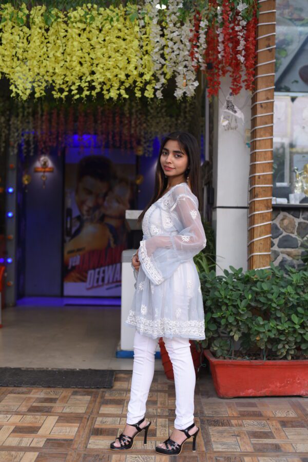 Chikan kurti