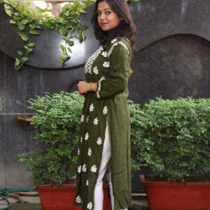 Simple & Sover kadhai work kurti - Image 3