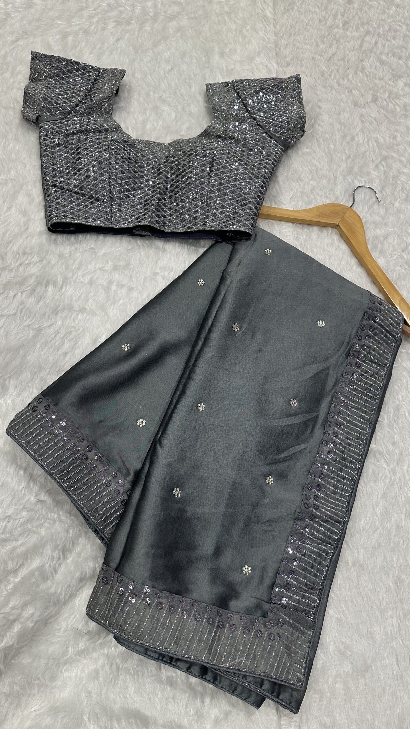Silver Grey Rangoli Silk Saree - Image 2